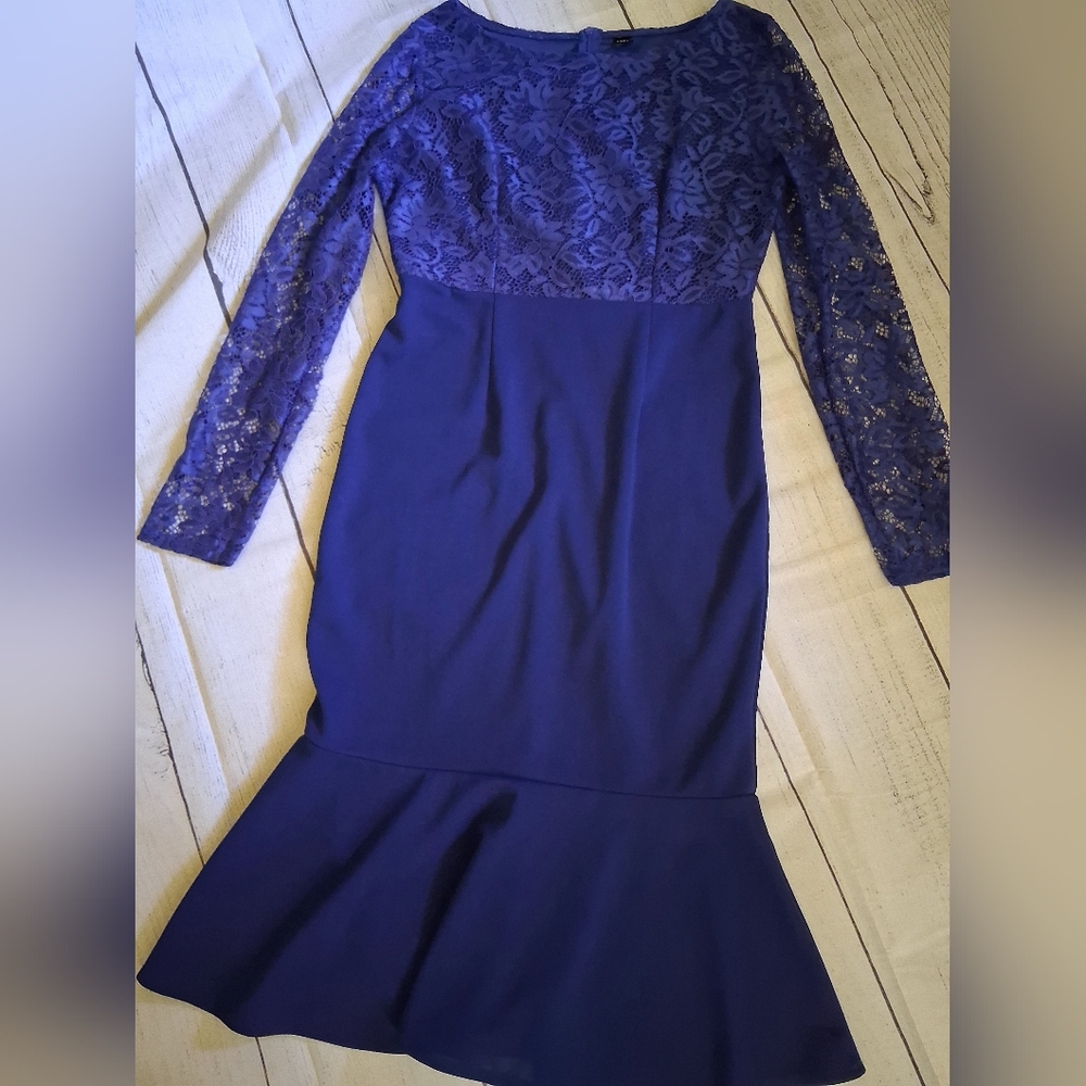 Elegant Blue Lace Dress